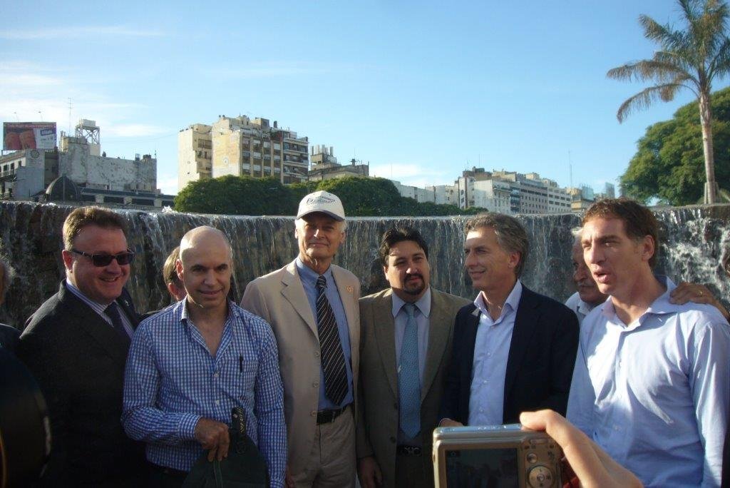 Dignitaries attending the inauguration included: Jean Paul de la Fuente, Director of New7Wonders (left); Rodríguez Larreta, Chief of Staff of the Government of the City of Buenos Aires; Bernard Weber, Founder-President of New7Wonders; Maurice Closs, Governor of Misiones (fourth from left) and Mauricio Macri, Head of Government of Buenos Aires (fifth from left).