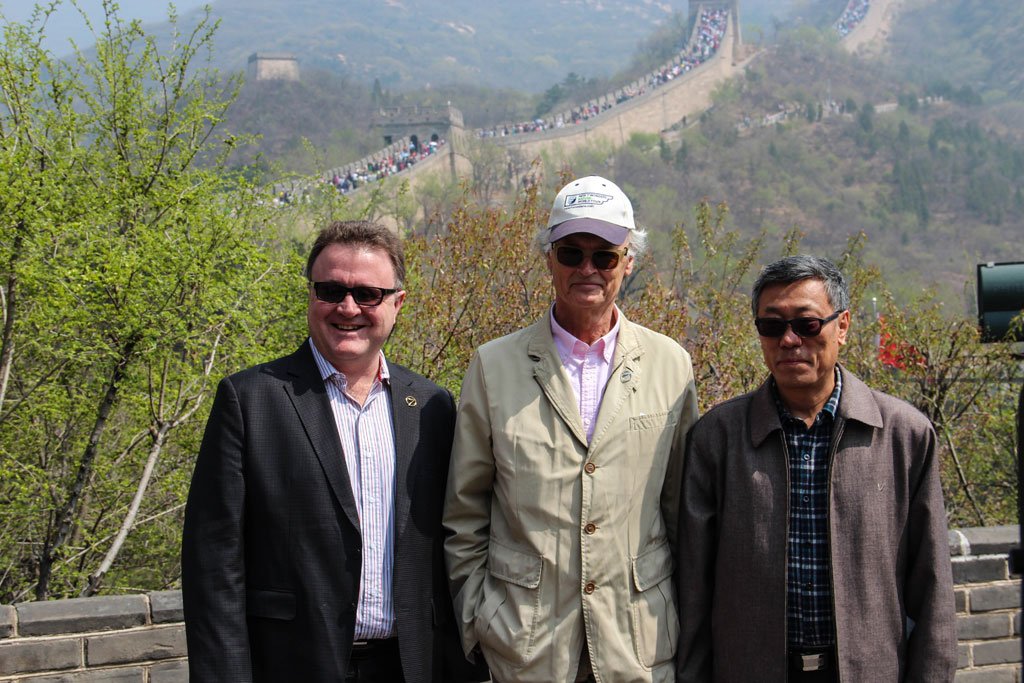 New7Wonders Founder-President Bernard Weber (centre), New7Wonders Director Jean-Paul de la Fuente (left) and the Chairman of the China Great Wall Society Dong Yaohui (right) at the Great Wall in 2014.