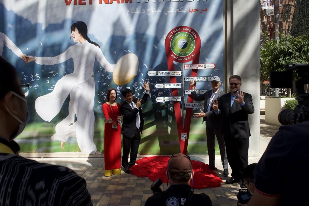 The official unveiling of the Vietnamese Wonder Marker